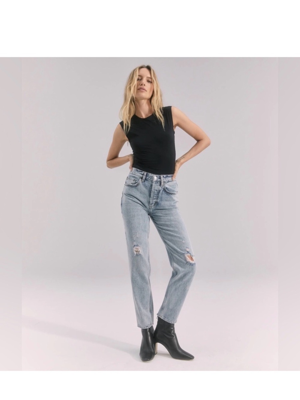 Rails The Merlose Stone Blue Slim Distressed Straight Women’s Jeans Size 32 NWT